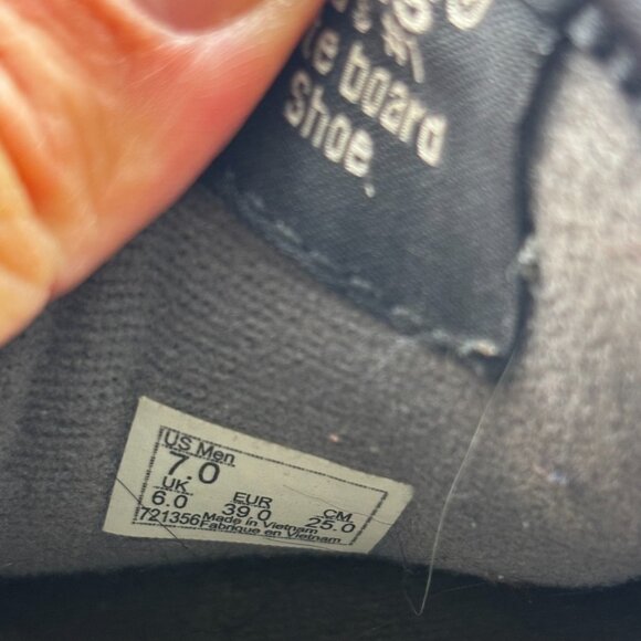 Vans Mens 7 Black Canvas Low Top Skate Shoes Classic Lace Up Sneakers Casual - Picture 8 of 8